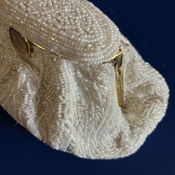 White beaded bag, perfect for a bride - Picture 4 of 13